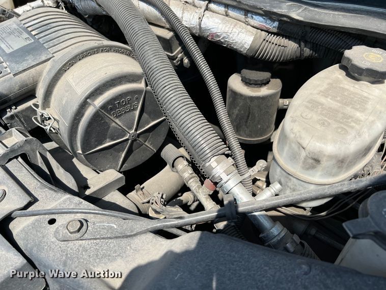 image for item LF9353 2018 Chevrolet Express G4500  shuttle bus