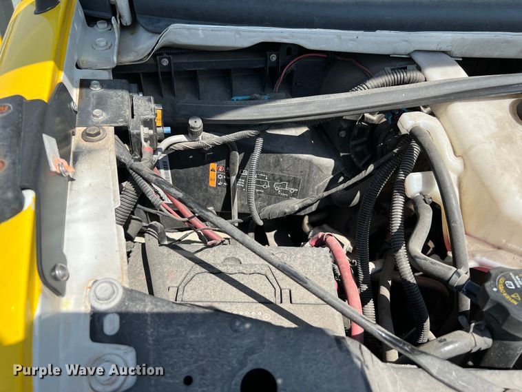 image for item LF9353 2018 Chevrolet Express G4500  shuttle bus