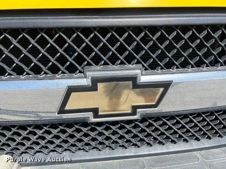 image for item LF9353 2018 Chevrolet Express G4500  shuttle bus