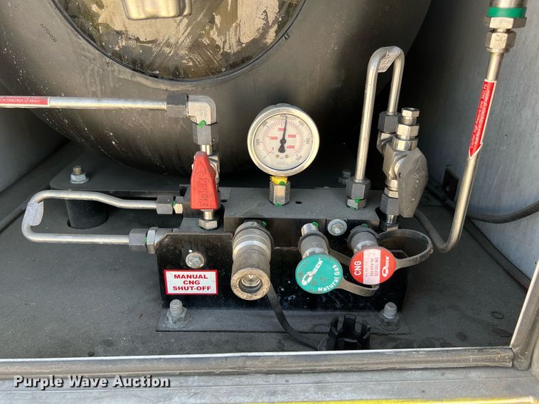 image for item LF9354 2017 Chevrolet Express G4500  shuttle bus