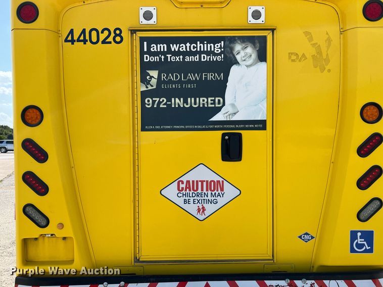 image for item LF9354 2017 Chevrolet Express G4500  shuttle bus