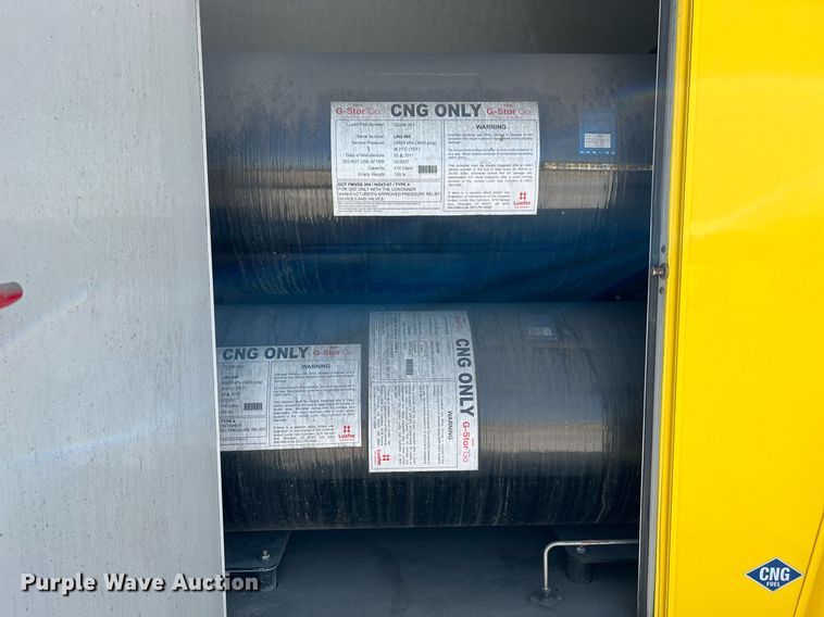 image for item LF9354 2017 Chevrolet Express G4500  shuttle bus