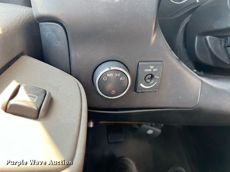 image for item LF9354 2017 Chevrolet Express G4500  shuttle bus