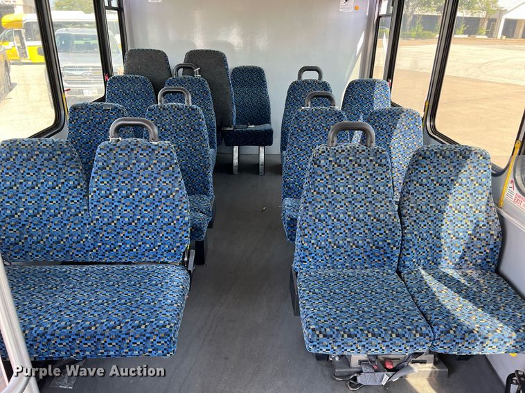 image for item LF9354 2017 Chevrolet Express G4500  shuttle bus