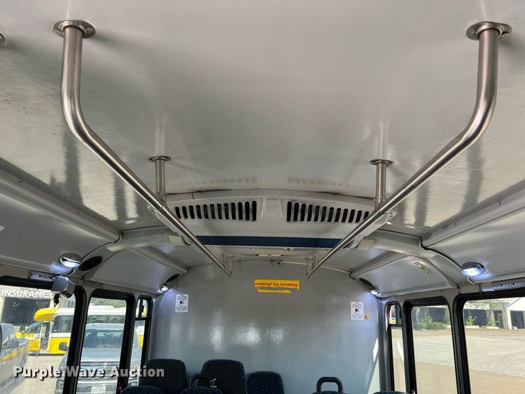 image for item LF9354 2017 Chevrolet Express G4500  shuttle bus