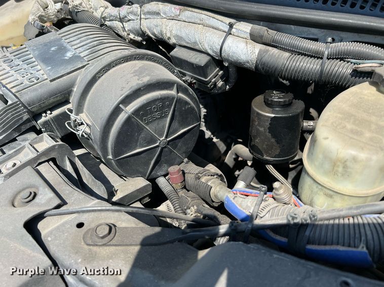 image for item LF9354 2017 Chevrolet Express G4500  shuttle bus