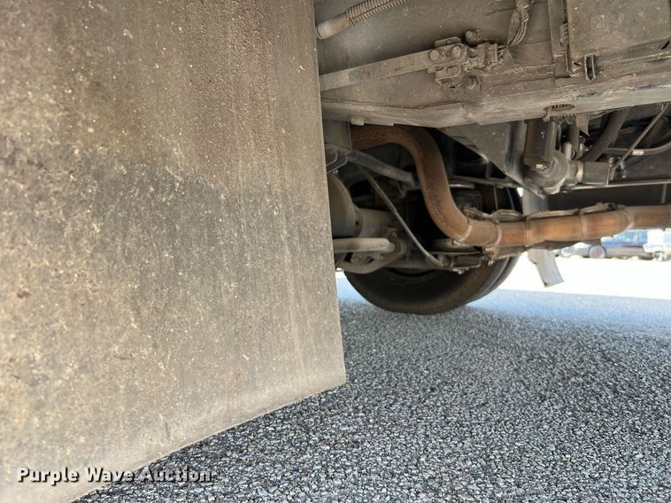 image for item LF9354 2017 Chevrolet Express G4500  shuttle bus