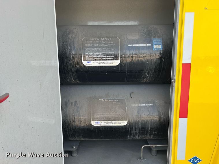 image for item LF9355 2016 Chevrolet Express G4500  shuttle bus