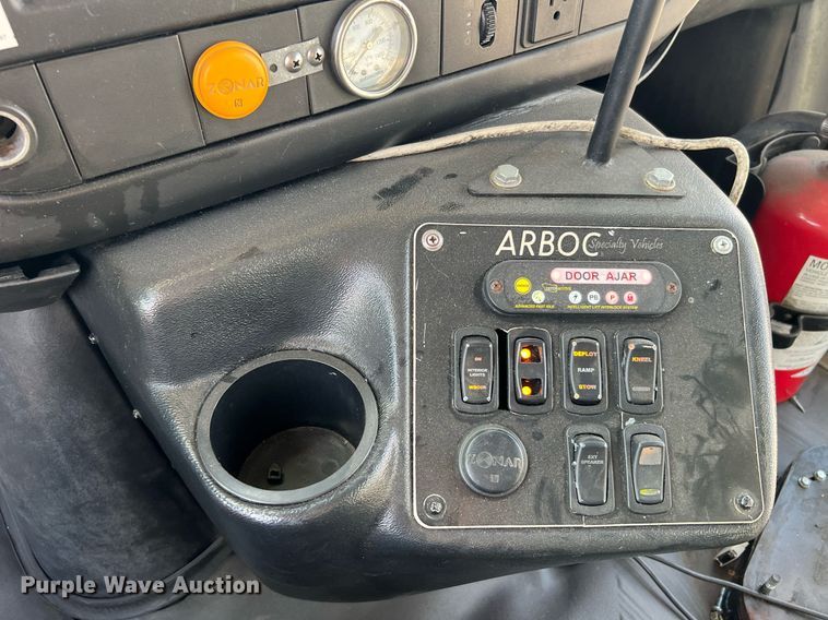 image for item LF9355 2016 Chevrolet Express G4500  shuttle bus