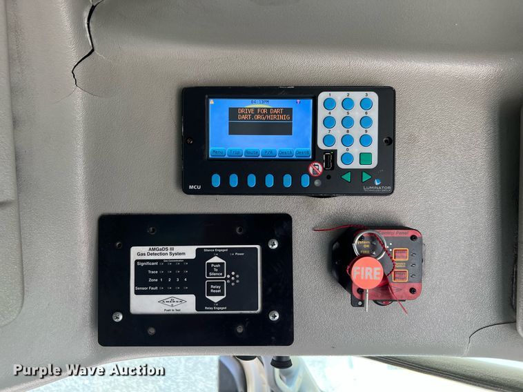 image for item LF9355 2016 Chevrolet Express G4500  shuttle bus