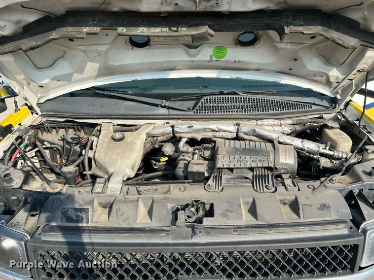 image for item LF9355 2016 Chevrolet Express G4500  shuttle bus