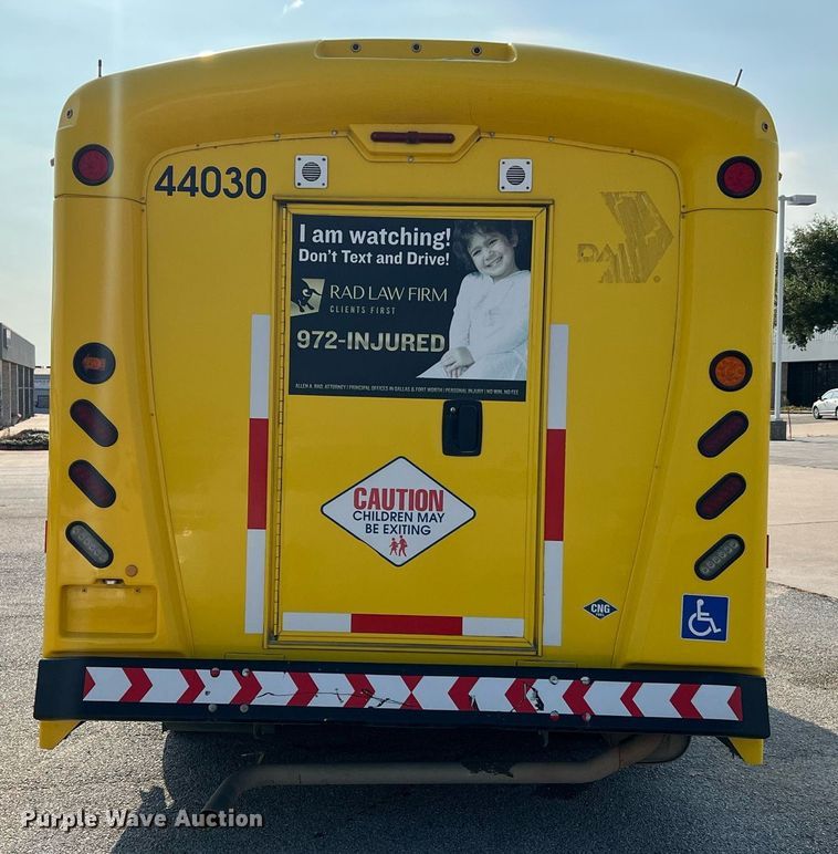 image for item LF9356 2017 Chevrolet Express G4500  shuttle bus