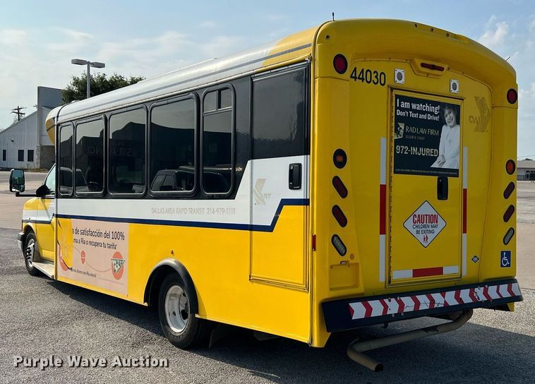 image for item LF9356 2017 Chevrolet Express G4500  shuttle bus