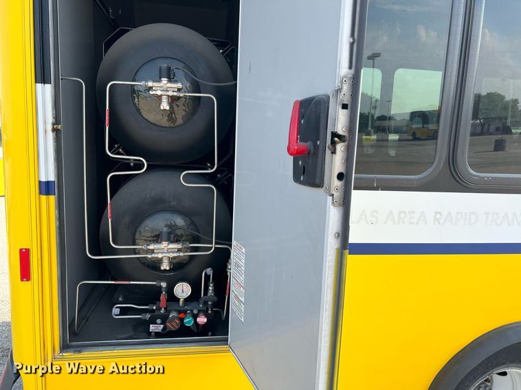 image for item LF9356 2017 Chevrolet Express G4500  shuttle bus