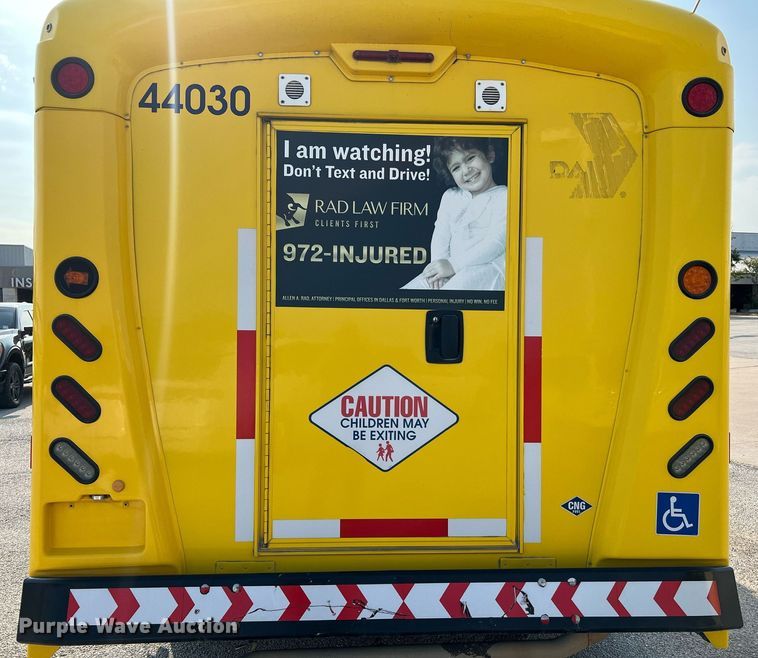 image for item LF9356 2017 Chevrolet Express G4500  shuttle bus