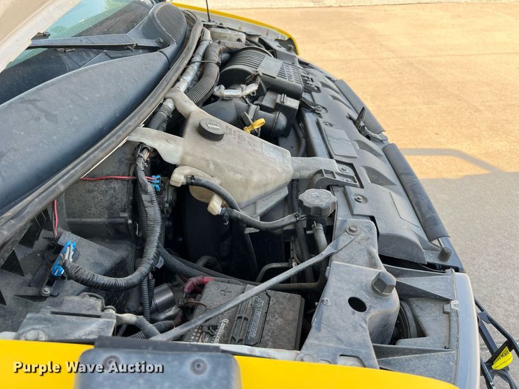 image for item LF9356 2017 Chevrolet Express G4500  shuttle bus