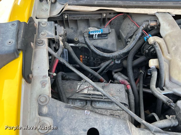 image for item LF9356 2017 Chevrolet Express G4500  shuttle bus