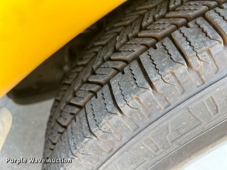 image for item LF9356 2017 Chevrolet Express G4500  shuttle bus