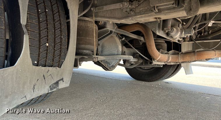 image for item LF9356 2017 Chevrolet Express G4500  shuttle bus