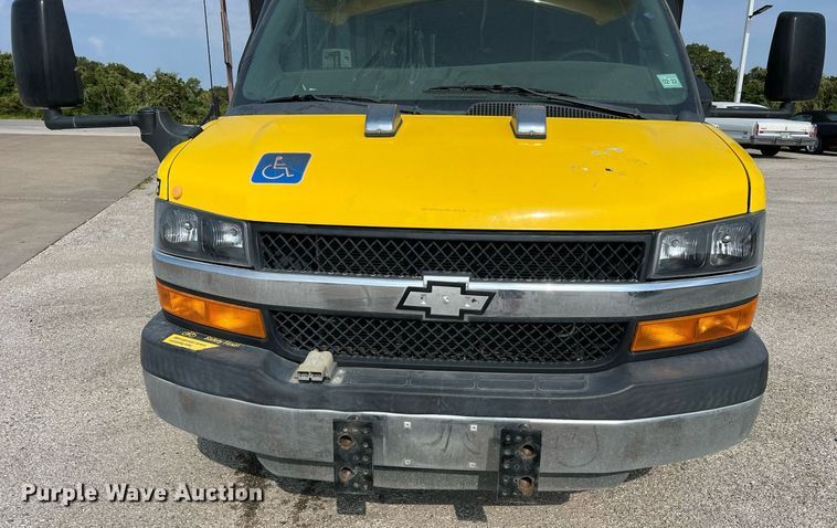 image for item LF9357 2016 Chevrolet Express G4500  shuttle bus