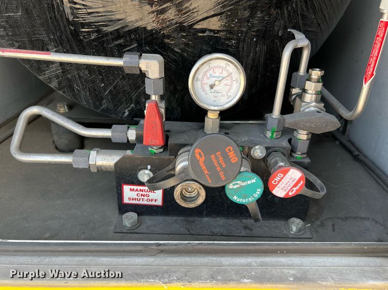 image for item LF9357 2016 Chevrolet Express G4500  shuttle bus