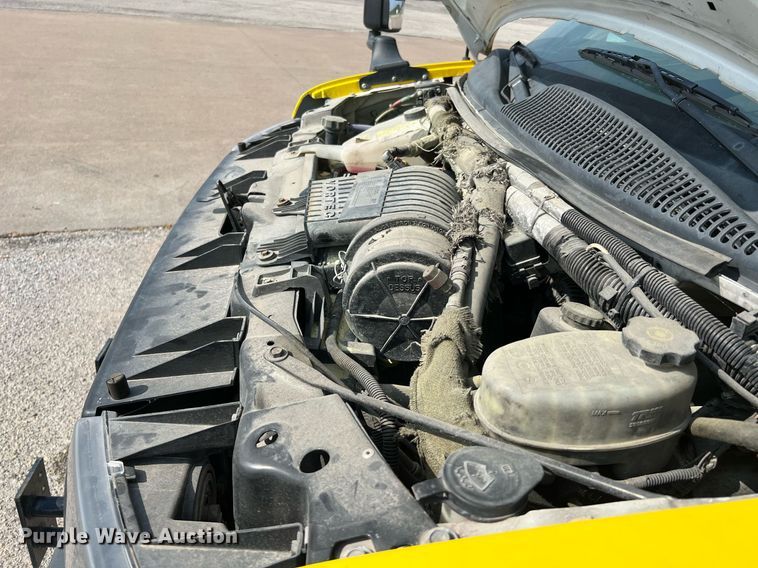 image for item LF9357 2016 Chevrolet Express G4500  shuttle bus