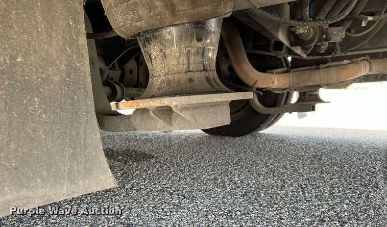 image for item LF9357 2016 Chevrolet Express G4500  shuttle bus