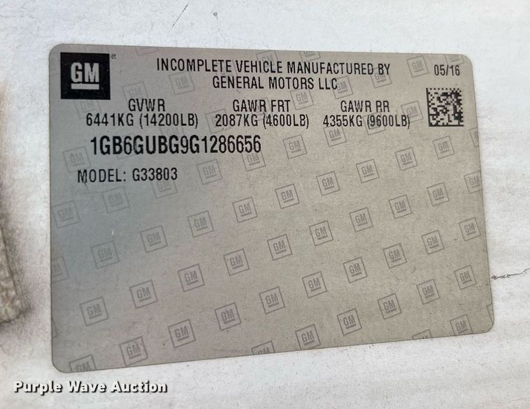 image for item LF9357 2016 Chevrolet Express G4500  shuttle bus