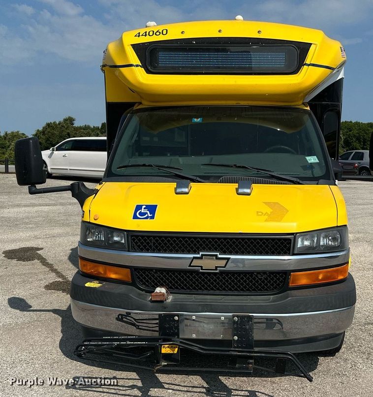 image for item LF9358 2017 Chevrolet Express G4500  shuttle bus