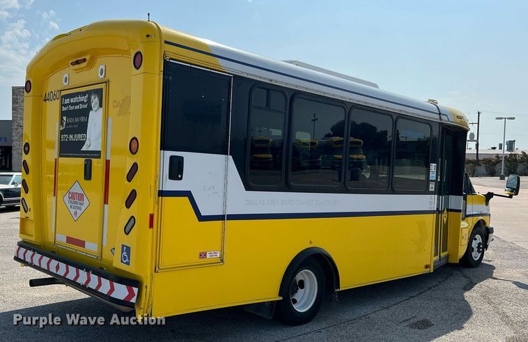 image for item LF9358 2017 Chevrolet Express G4500  shuttle bus