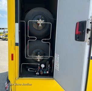 image for item LF9358 2017 Chevrolet Express G4500  shuttle bus