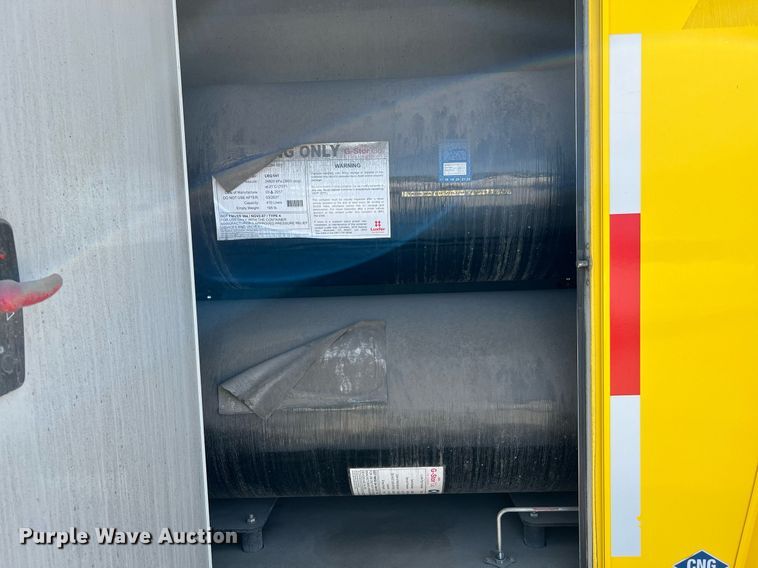 image for item LF9358 2017 Chevrolet Express G4500  shuttle bus