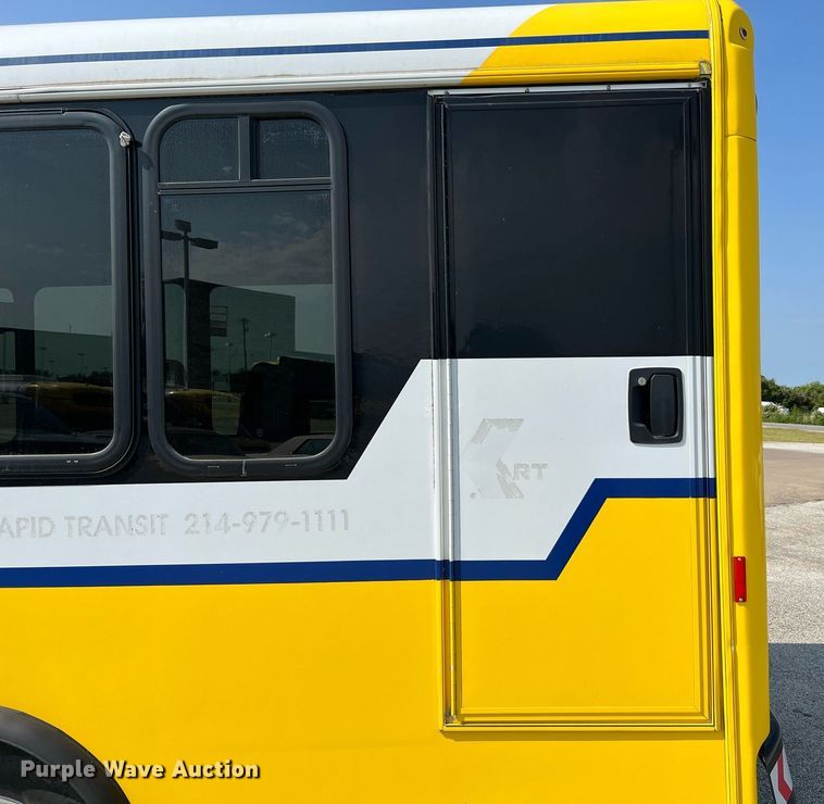 image for item LF9358 2017 Chevrolet Express G4500  shuttle bus