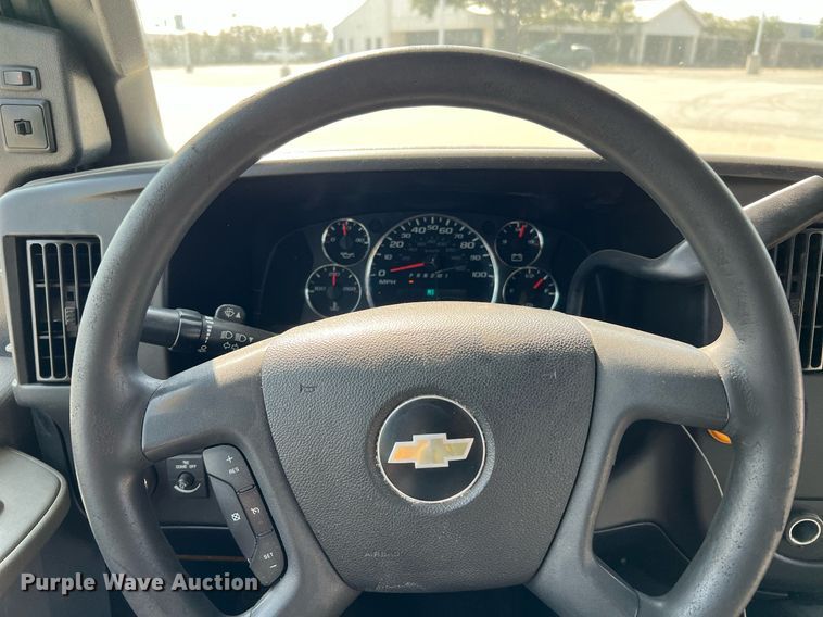 image for item LF9358 2017 Chevrolet Express G4500  shuttle bus