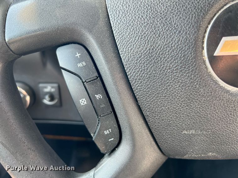 image for item LF9358 2017 Chevrolet Express G4500  shuttle bus