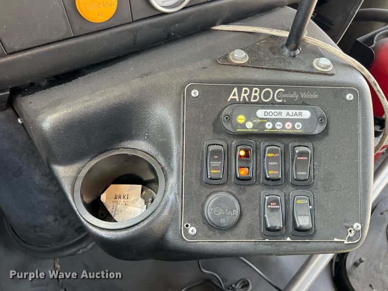 image for item LF9358 2017 Chevrolet Express G4500  shuttle bus