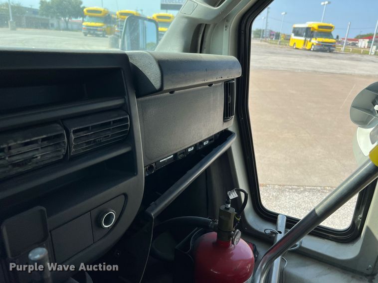 image for item LF9358 2017 Chevrolet Express G4500  shuttle bus