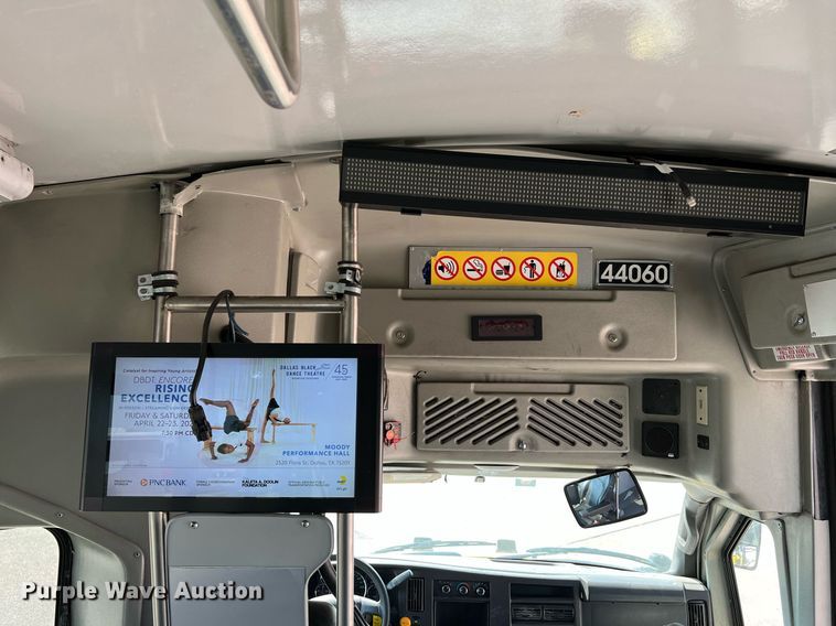 image for item LF9358 2017 Chevrolet Express G4500  shuttle bus