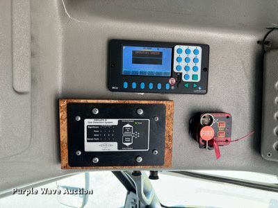 image for item LF9358 2017 Chevrolet Express G4500  shuttle bus