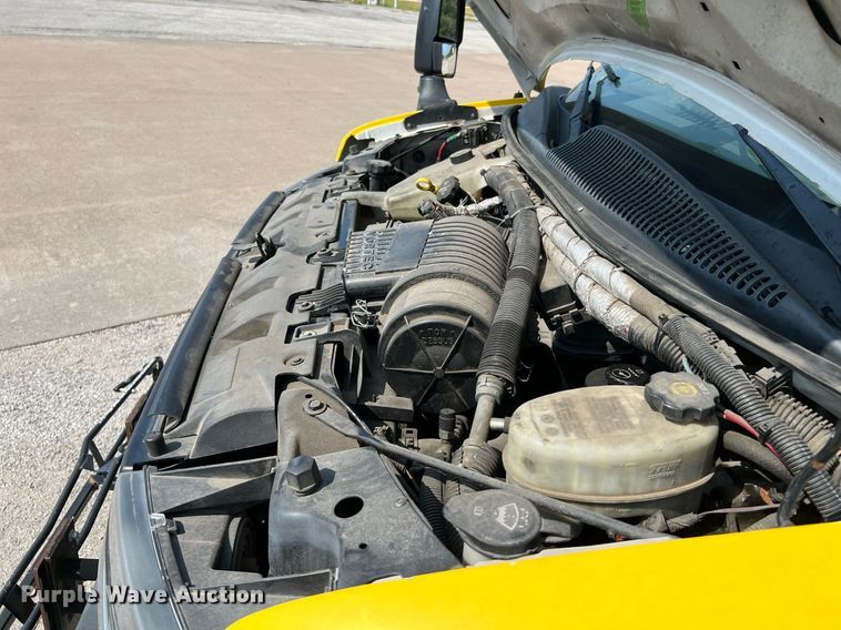 image for item LF9358 2017 Chevrolet Express G4500  shuttle bus