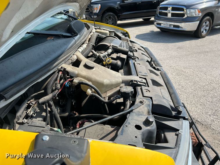 image for item LF9358 2017 Chevrolet Express G4500  shuttle bus