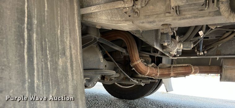 image for item LF9358 2017 Chevrolet Express G4500  shuttle bus