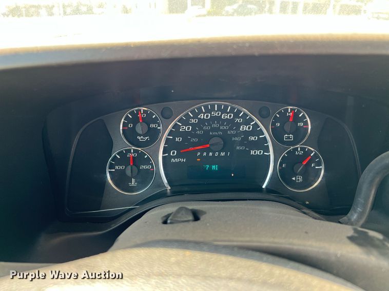 image for item LF9360 2017 Chevrolet Express G4500  shuttle bus