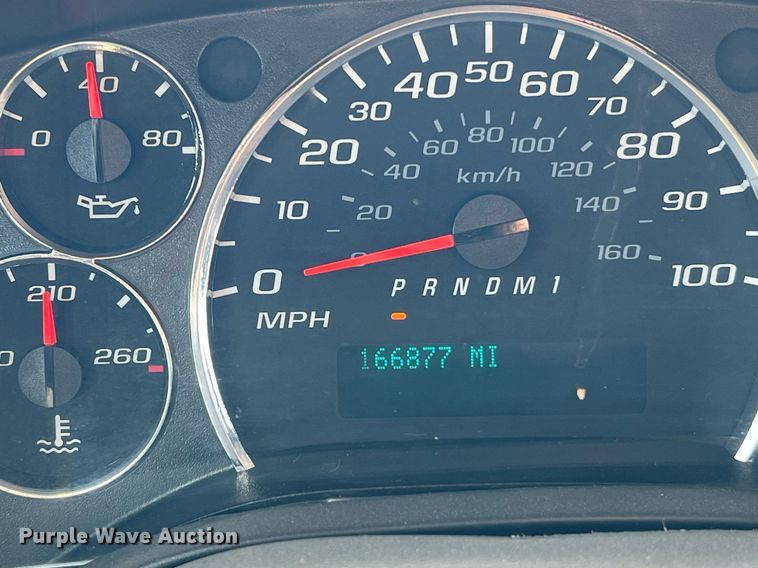 image for item LF9360 2017 Chevrolet Express G4500  shuttle bus