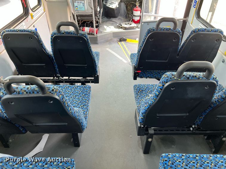 image for item LF9360 2017 Chevrolet Express G4500  shuttle bus