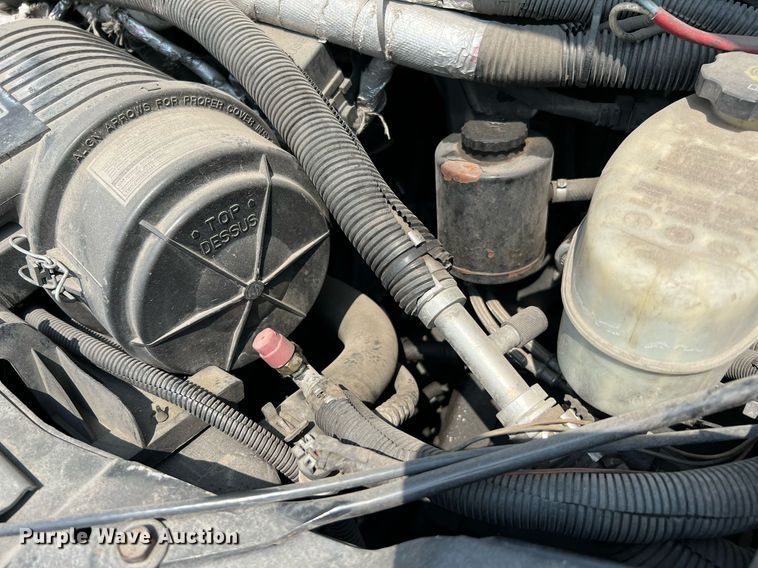 image for item LF9360 2017 Chevrolet Express G4500  shuttle bus