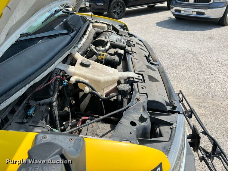 image for item LF9360 2017 Chevrolet Express G4500  shuttle bus