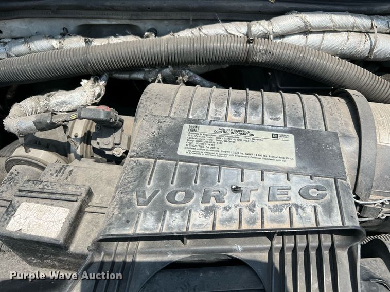 image for item LF9360 2017 Chevrolet Express G4500  shuttle bus