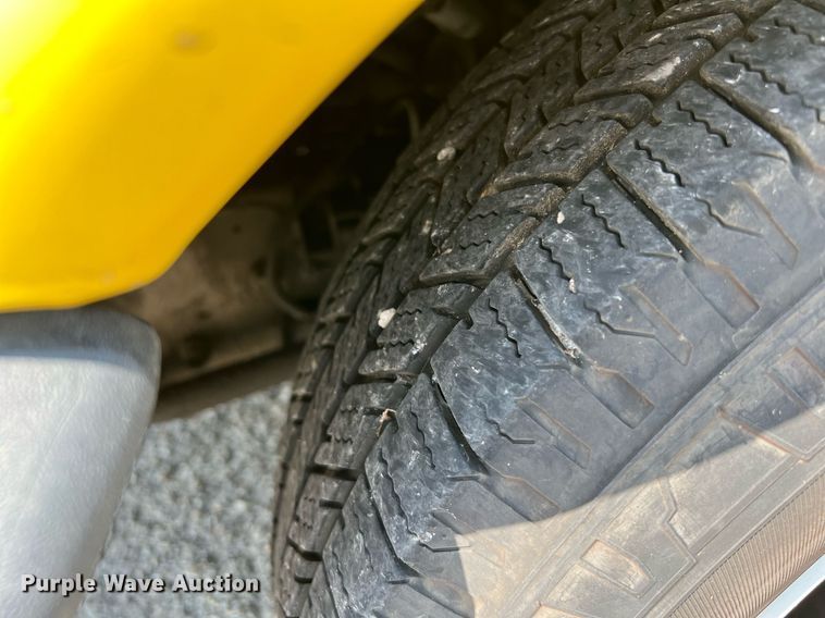 image for item LF9360 2017 Chevrolet Express G4500  shuttle bus