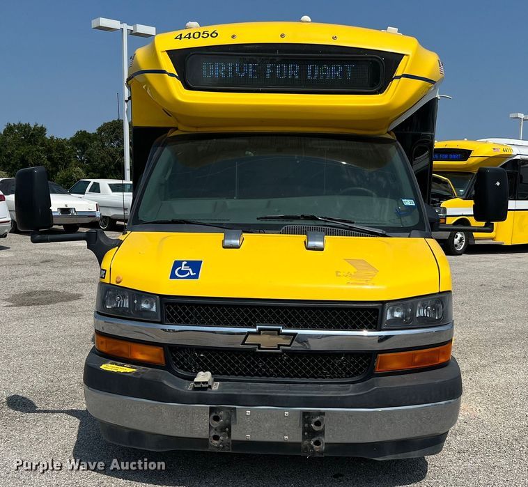 image for item LF9361 2017 Chevrolet Express G4500  shuttle bus